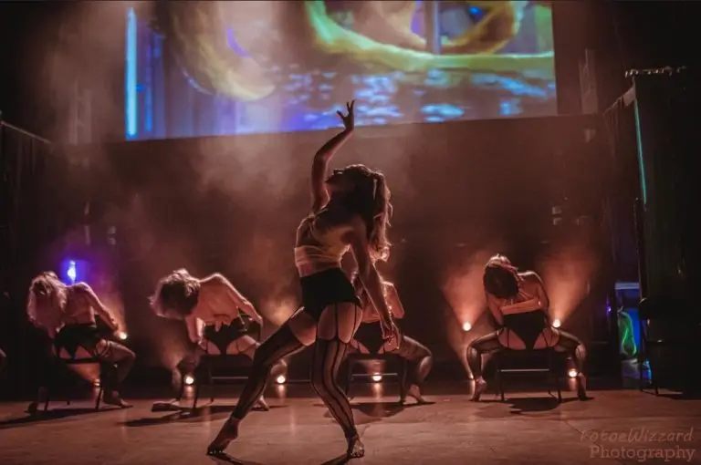 Va Va Vixens Performer Alexandria Nicole