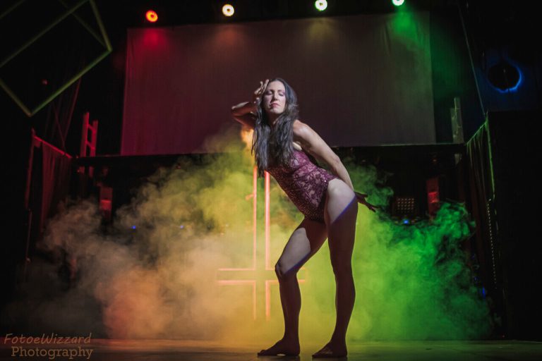 Va Va Vixens Performer Lucy Rose