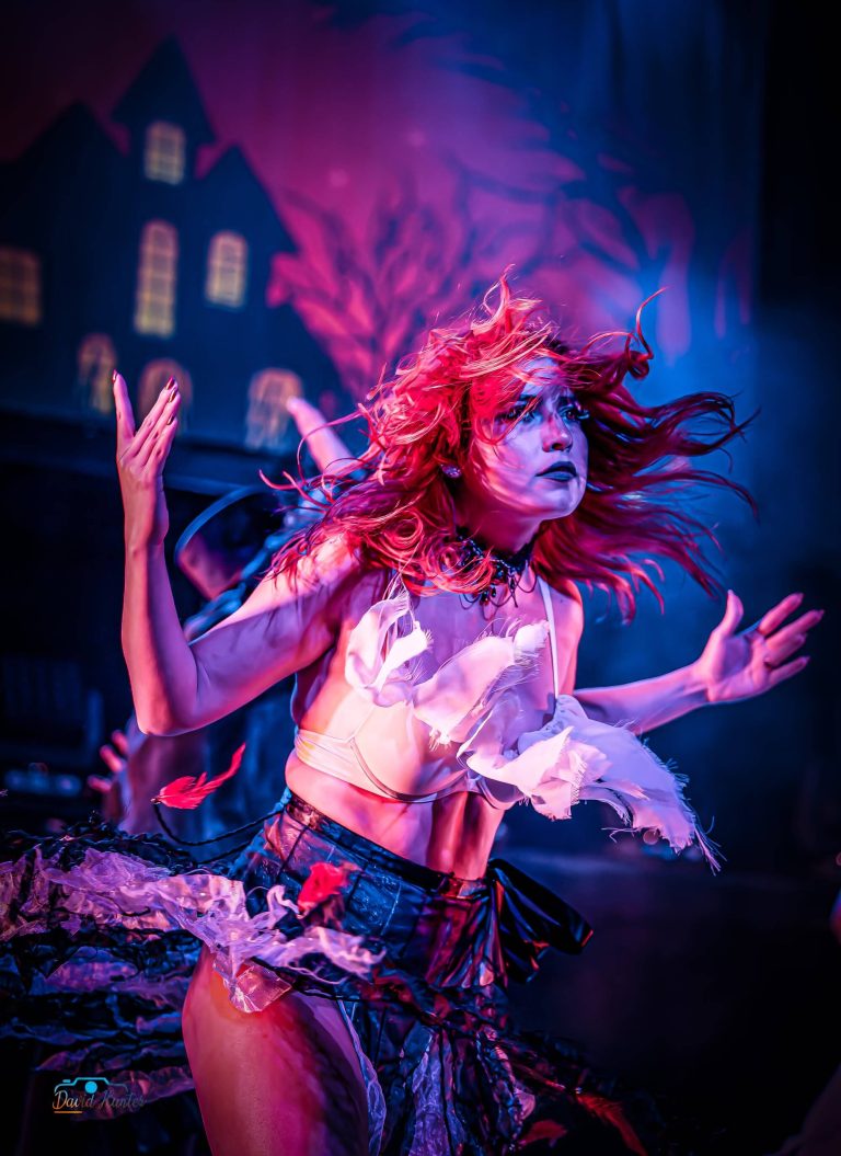 Va Va Vixens Performer Solana
